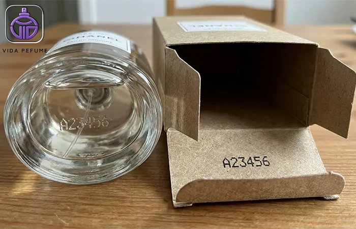 شباهت بچ کد ادکلن و جعبه ادکلن در تشخیص عطر اصل و تقلبی (فیک)